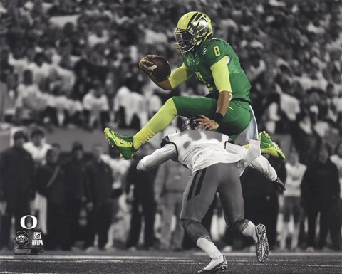 Framed Marcus Mariota University of Oregon 2014 Spotlight Action Print