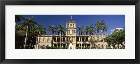 Framed Facade of a government building, Aliiolani Hale, Honolulu, Oahu, Honolulu County, Hawaii, USA Print