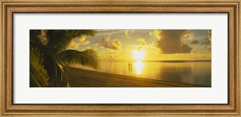 Framed Silhouette Of A Couple Standing On The Beach, Aitutaki, Cook Islands, French Polynesia Print