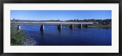Framed Hartland Bridge, world&#39;s longest covered bridge across the Saint John&#39;s River, Hartland, New Brunswick, Canada Print