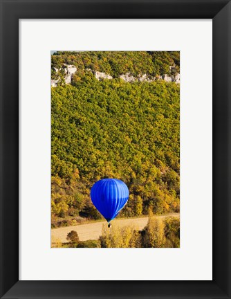 Framed Elevated view of hot air balloon over Dordogne River Valley, Castelnaud-la-Chapelle, Dordogne, Aquitaine, France Print
