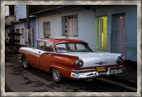 Framed 1950&#39;s era Ford Fairlane and colorful buildings, Trinidad, Cuba Print