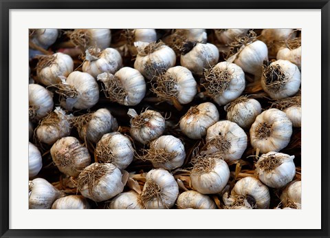 Framed Cuba, Santa Clara Garlic Cloves for sale in a local street market Print