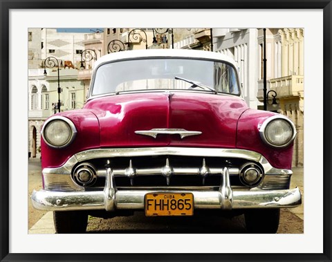 Framed Classic American Car in Habana, Cuba Print