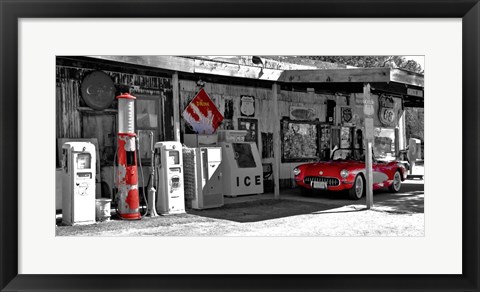 Framed Vintage Gas Station on Route 66 Print