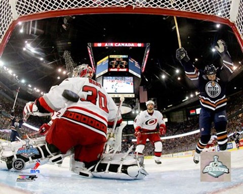 Framed Ryan Smyth - 2006 Stanley Cup Finals / Game 6 Celebrates Goal (#31) Print