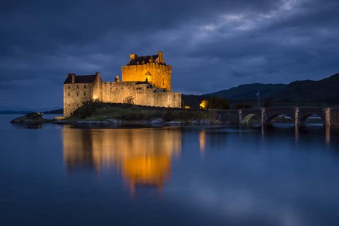 Framed Eilean Donan Castle Print