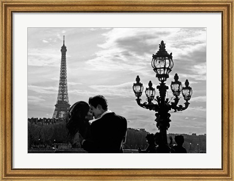 Framed Kiss in Paris Print