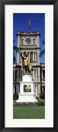 Framed Statue of King Kamehameha, Aliiolani Hale, Honolulu, Hawaii (vertical) Print