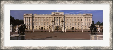 Framed View Of The Buckingham Palace, London, England, United Kingdom Print