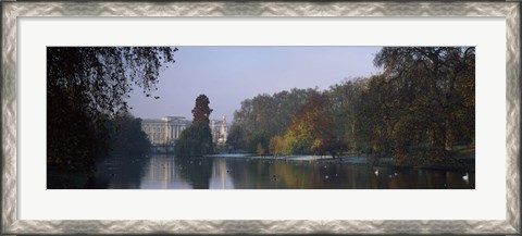Framed Buckingham Palace, City Of Westminster, London, England Print