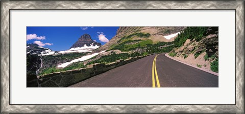 Framed Going-to-the-Sun Road at US Glacier National Park, Montana, USA Print