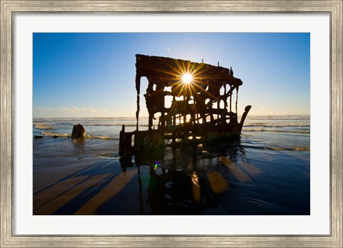 Framed Peter Iredale Shipwreck, Fort Stevens, Oregon, USA Print