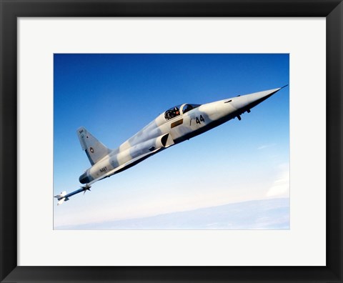 Framed F-5E Tiger II in flight Print