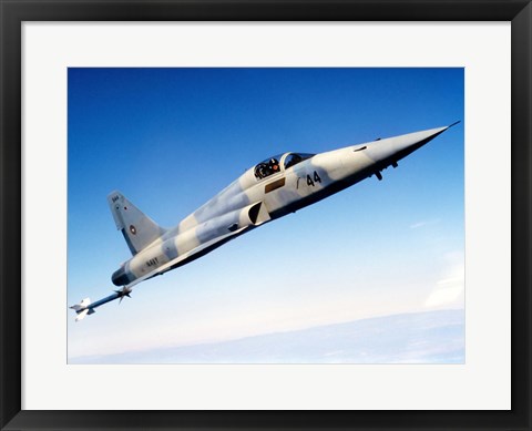 Framed F-5E Tiger II in flight Print