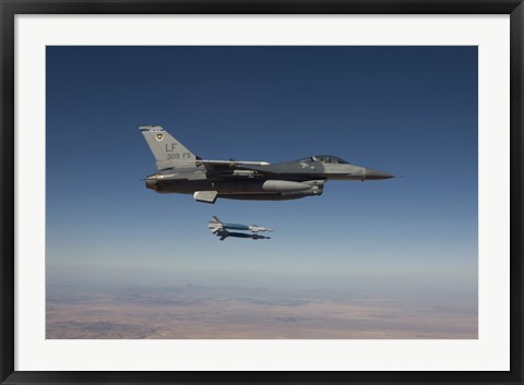 Framed F-16 Fighting Falcon Releases two GBU-12&#39;s Print
