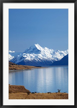 Framed Aoraki Mount Cook and Lake Pukaki, Mackenzie Country, South Canterbury, South Island, New Zealand Print