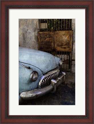 Framed Front of 1950&#39;s era car in front of gate, Havana, Cuba Print