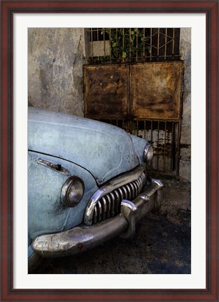 Framed Front of 1950&#39;s era car in front of gate, Havana, Cuba Print