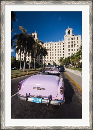 Framed Cuba, Havana, Hotel Nacional, 1950s Classic car Print