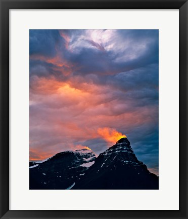 Framed Alberta, Mt Chephren, Sunset light in Banff NP Print