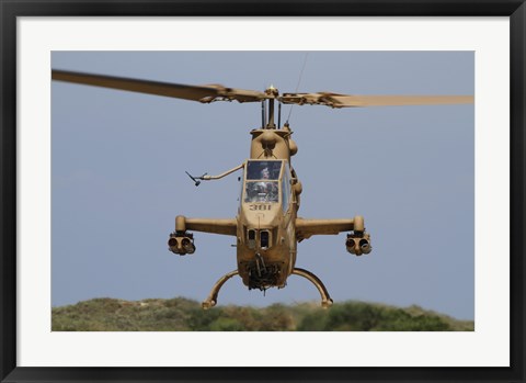 Framed AH-1S Tzefa attack helicopter Print