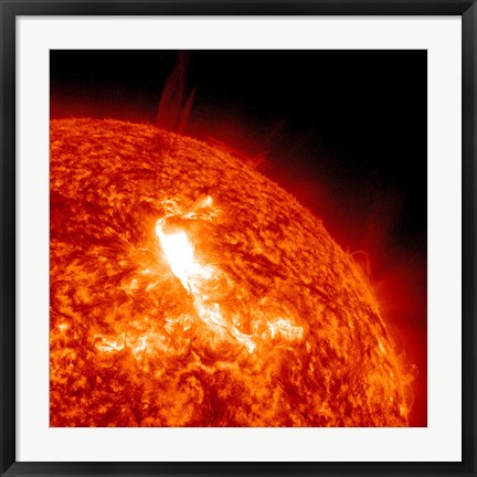 Framed M87 Class Flare Erupts on the Sun&#39;s surface Print