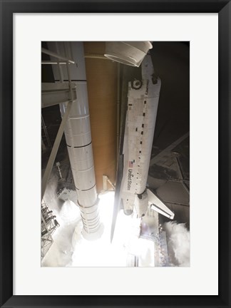 Framed Space shuttle Discovery lifts off from Launch Pad 39A Print