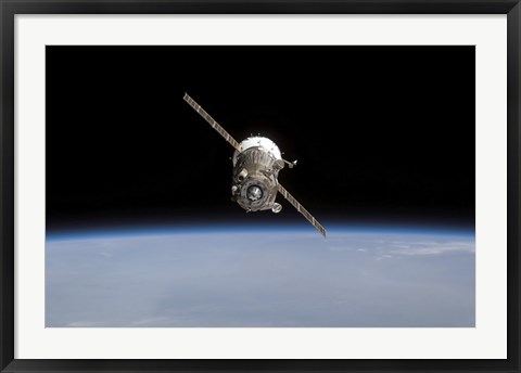 Framed Soyuz TMA-11 Spacecraft Above Earth&#39;s Horizon Print