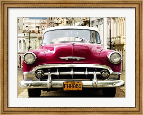 Framed Classic American Car in Habana, Cuba Print