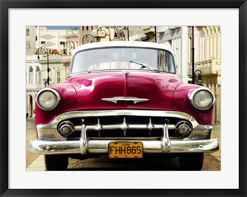 Framed Classic American Car in Habana, Cuba Print