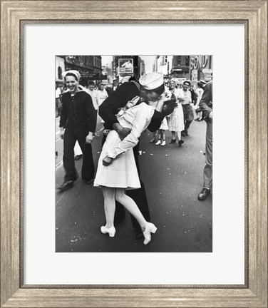 Framed Times Square Kiss Print