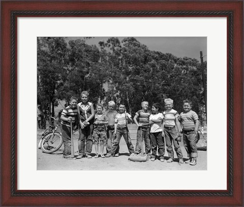 Framed 1950s Lineup Of 9 Boys In Tee Shirts With Bats Print