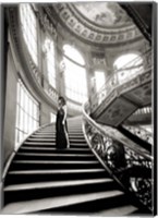 Framed Femme sur l'escalier