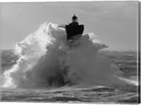 Framed Phare du Four lors d' une Tempete