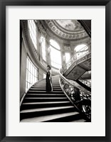 Framed Femme sur l'escalier