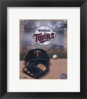 Framed Minnesota Twins - '05 Logo / Cap and Glove