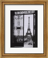 Framed Eiffel Tower from the Trocadero