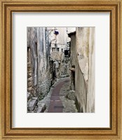 Framed Cobbled Walkway II