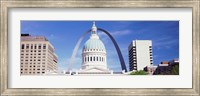 Framed Government building surrounded by Gateway Arch, Old Courthouse, St. Louis, Missouri, USA