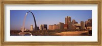 Framed Gateway Arch along Mississippi River, St. Louis, Missouri, USA 2013
