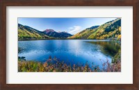 Framed Crystal Lake surrounded by mountains, Ironton Park, Million Dollar Highway, Red Mountain, San Juan Mountains, Colorado, USA