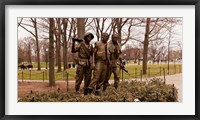Framed Three Soldiers bronze statues at The Mall, Washington DC, USA