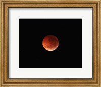 Framed totality phase of a lunar eclipse during the 2010 solstice