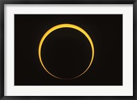 Framed Annular eclipse showing reverse Baily's beads effect