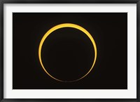 Framed Annular eclipse showing reverse Baily's beads effect