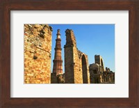 Framed Qutub Minar, Delhi, India
