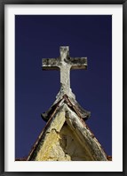 Framed Old cross atop mausoleum, Necropolis Colon, in Vedado, Havana, Cuba