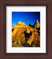 Framed Badlands formations at Dinosaur Provincial Park in Alberta, Canada