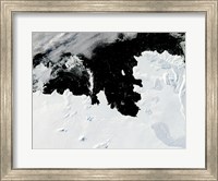 Framed Pine Island Bay in West Antarctica